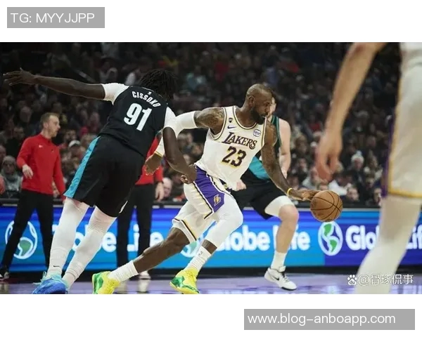 詹姆斯盛赞东契奇末节防守表现令人震惊贡献33分8板11助攻